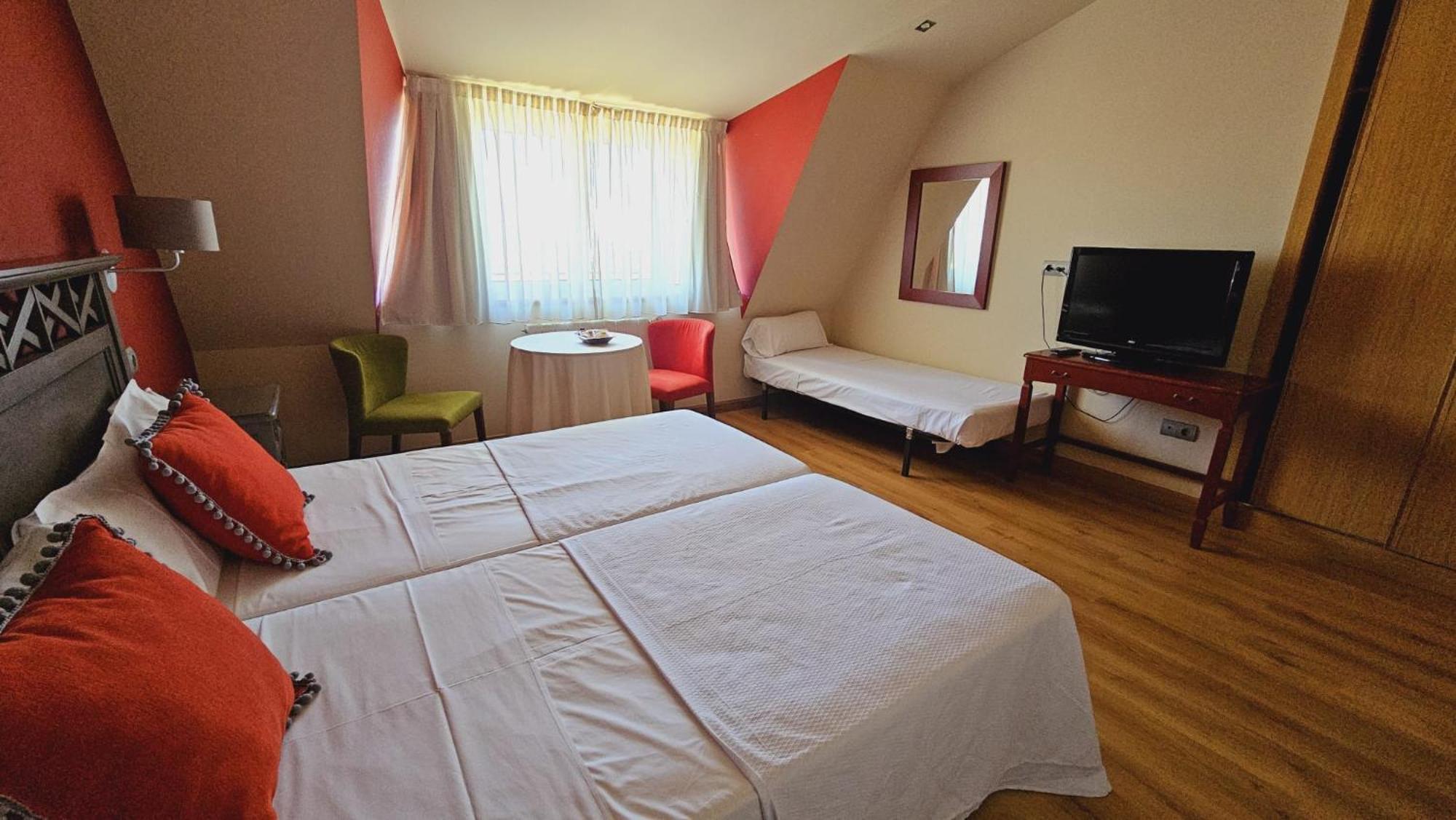 Hotel Matalenas ซานตานเดร์ ภายนอก รูปภาพ