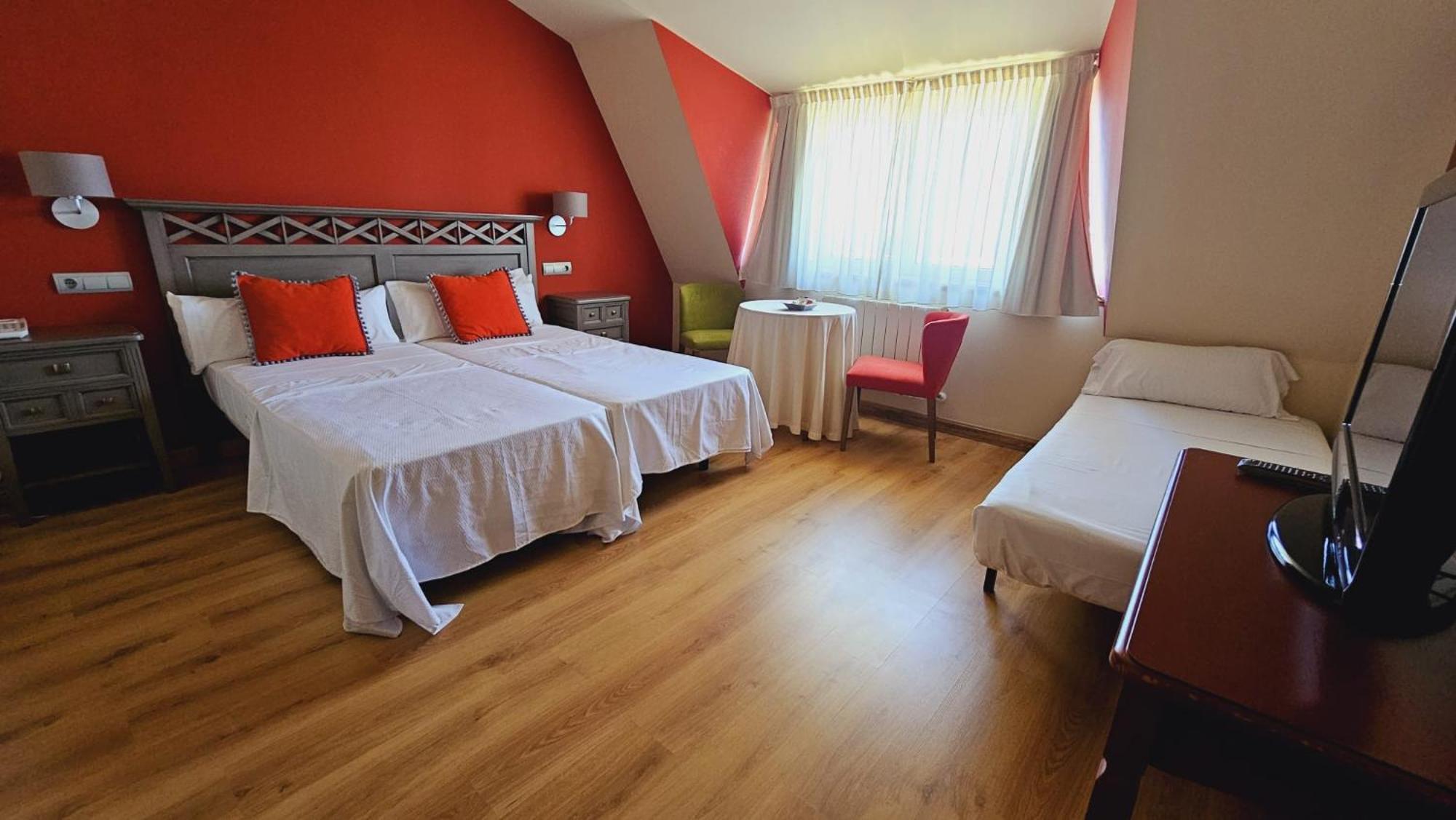 Hotel Matalenas ซานตานเดร์ ภายนอก รูปภาพ