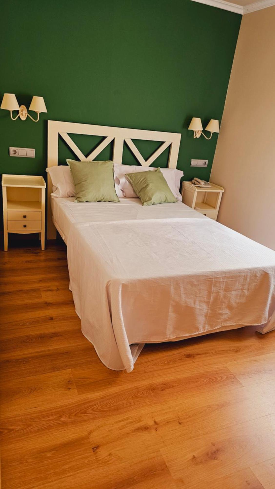 Hotel Matalenas ซานตานเดร์ ภายนอก รูปภาพ