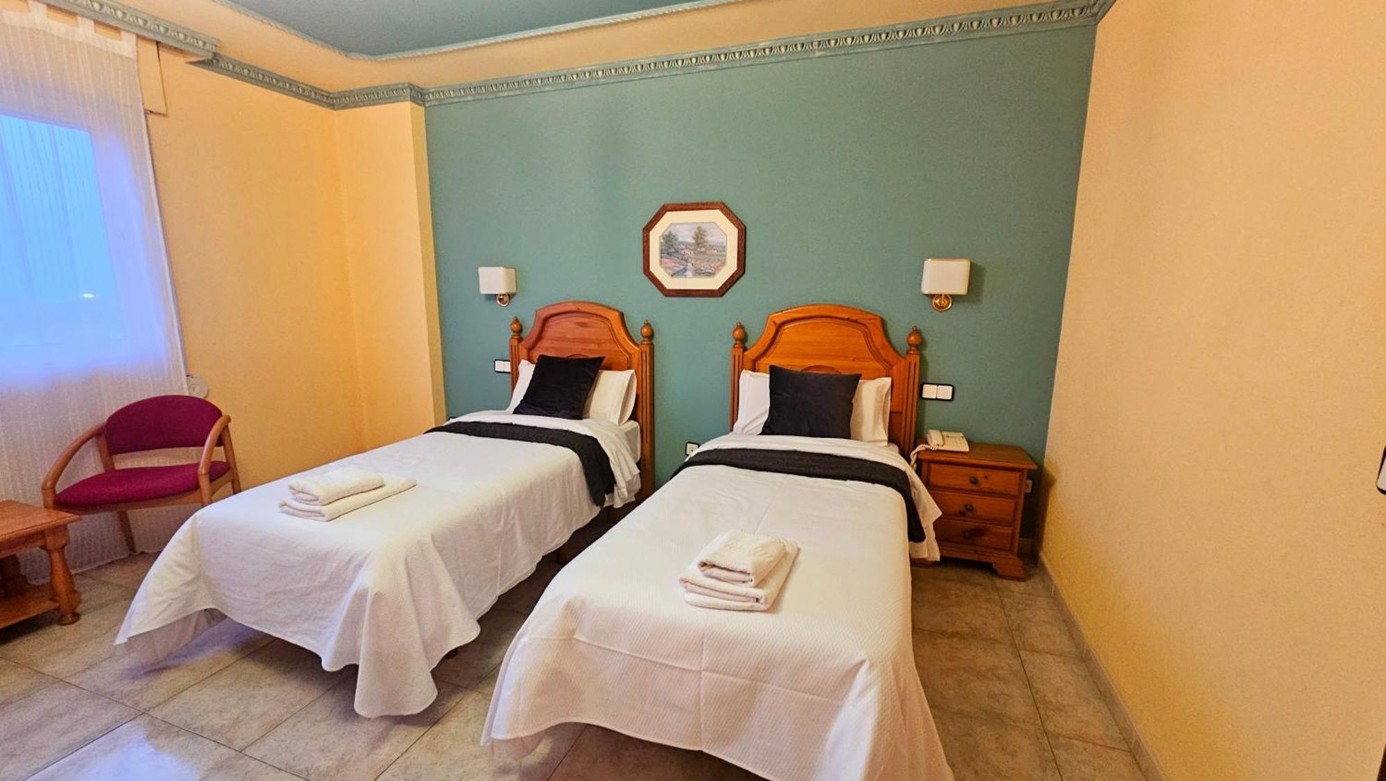 Hotel Matalenas ซานตานเดร์ ภายนอก รูปภาพ