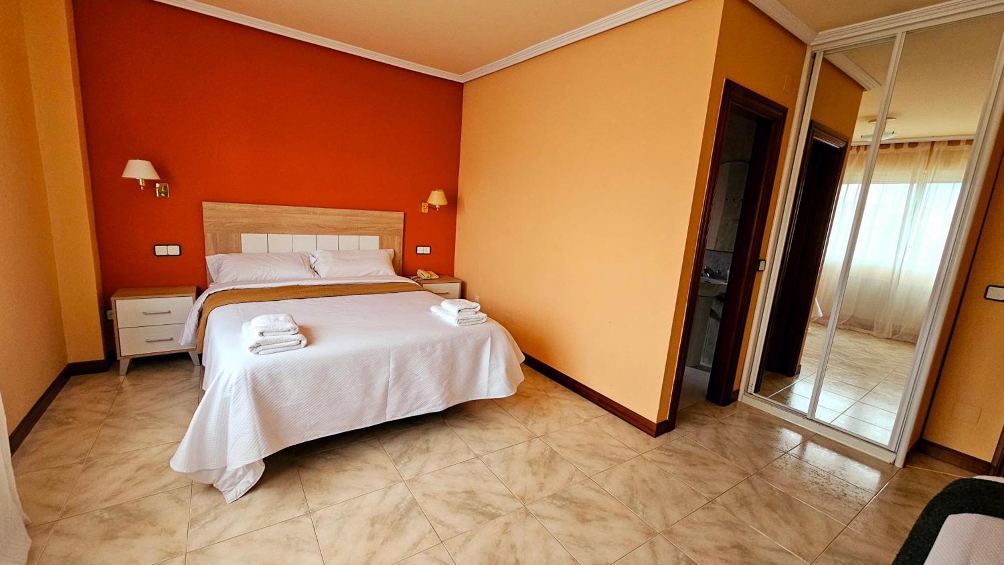 Hotel Matalenas ซานตานเดร์ ภายนอก รูปภาพ