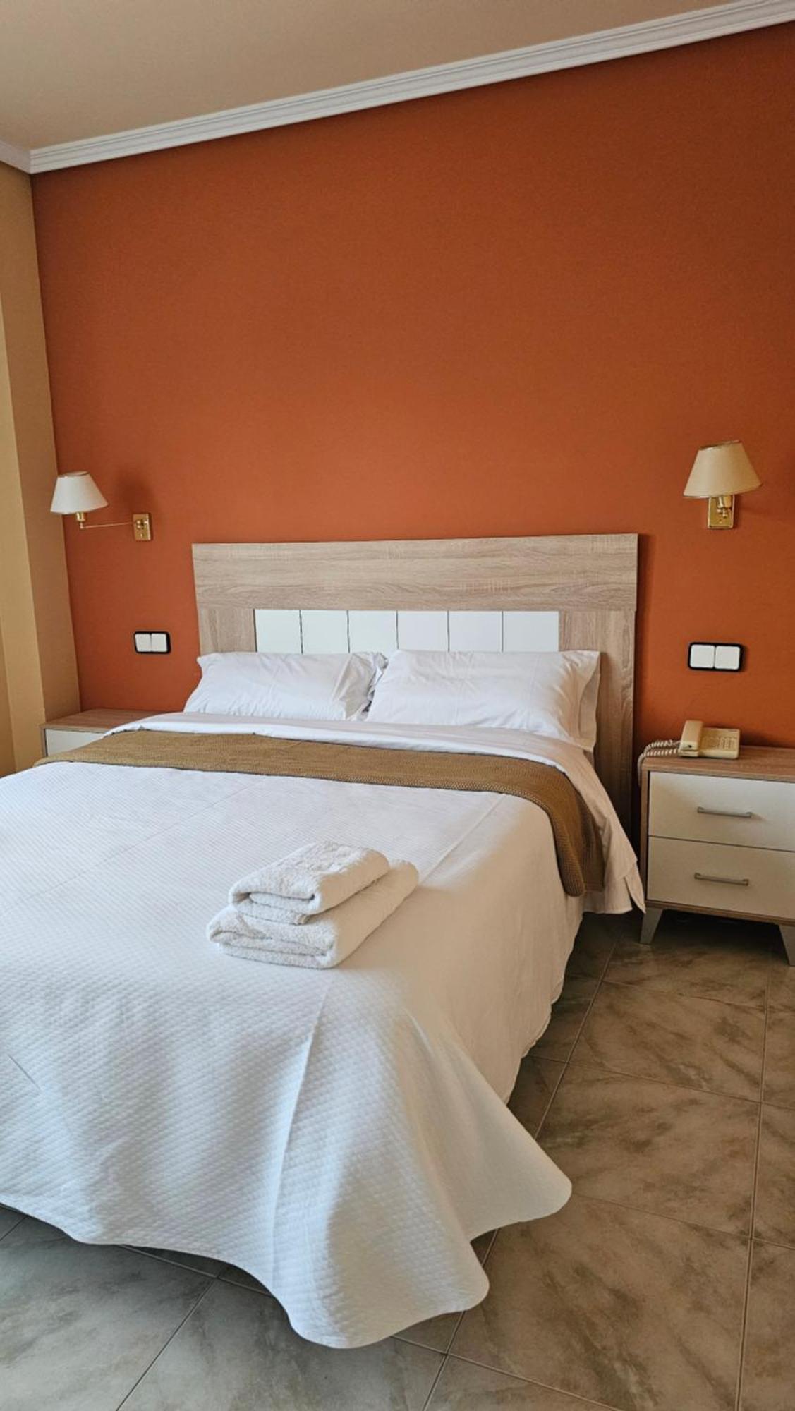Hotel Matalenas ซานตานเดร์ ภายนอก รูปภาพ